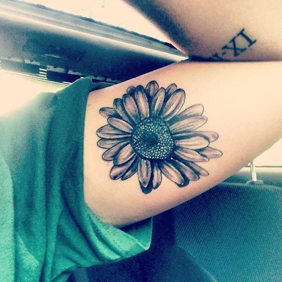 25 Cutest Daisy Tattoo Designs YouLl See On The Internet  Psycho Tats