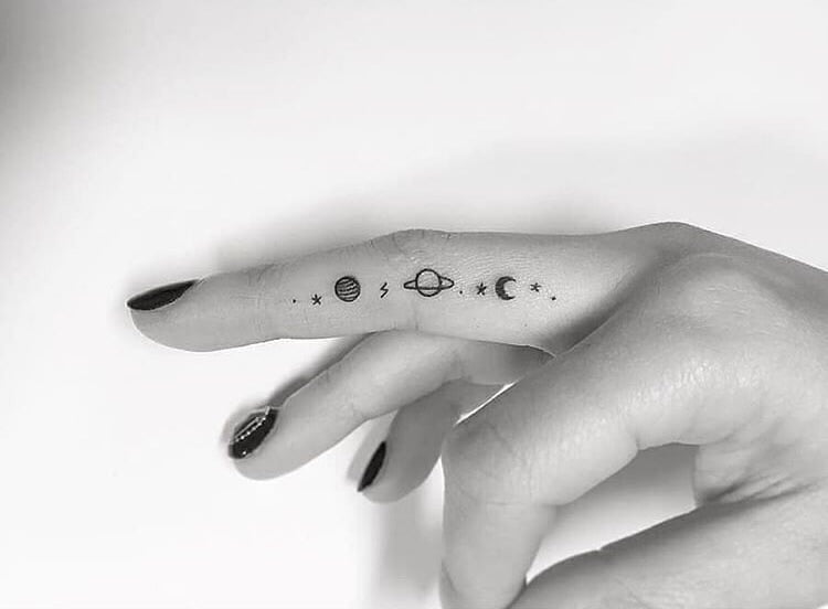 finger tattoos