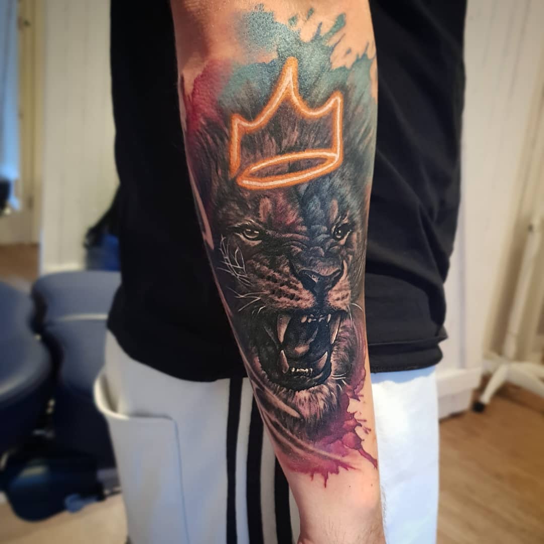 crown tattoos