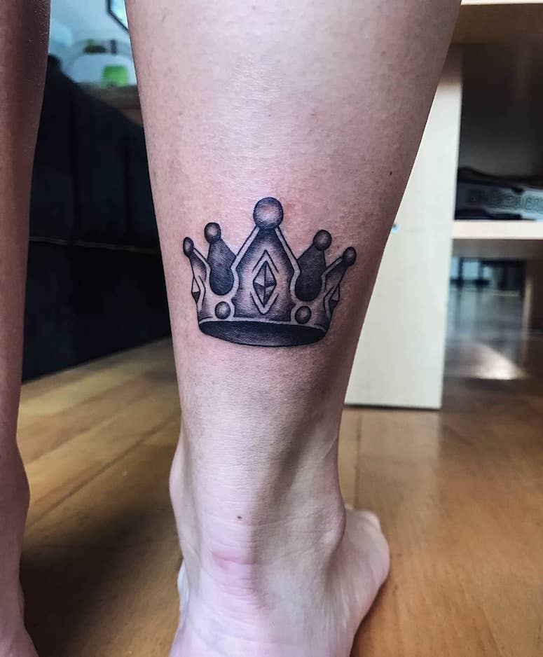 crown tattoo design