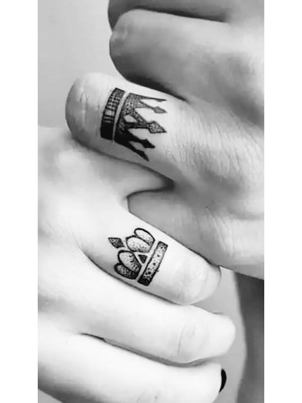 68 Classy and Glorious Finger Tattoos Ideas and Designs for Women