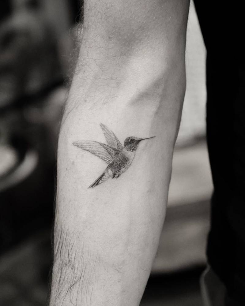Incredibly Detailed Traditional Hummingbird Tattoos